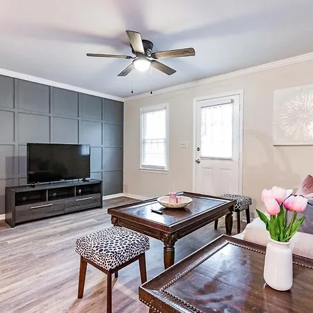 Double En Suite Townhome Close To Wakemed